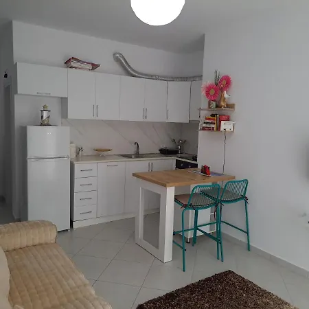 Apartment Aura